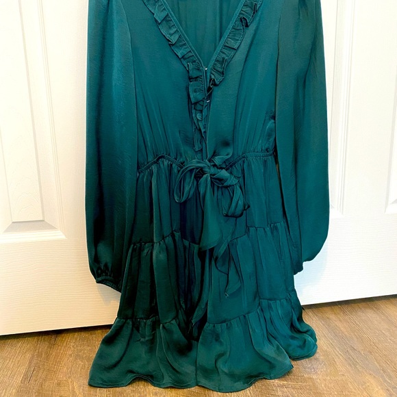 Princess Polly Dresses & Skirts - Princess Polly Long-sleeve Dress
